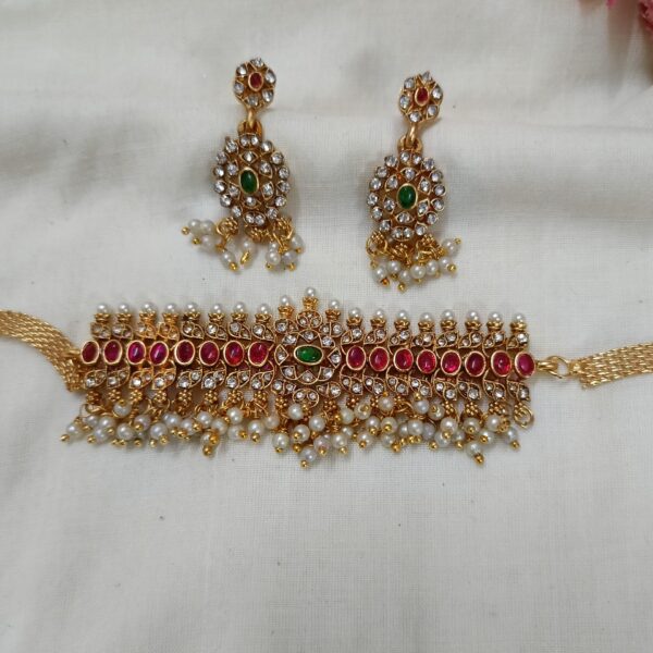 NECKLACE WITH EARRINGS